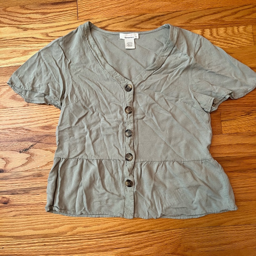 Button up Crop